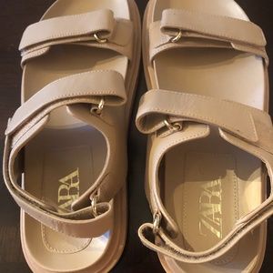 Cream “Dad” Style sandal